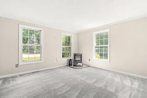 105 Wyndridge Circle Pelham NH 03076