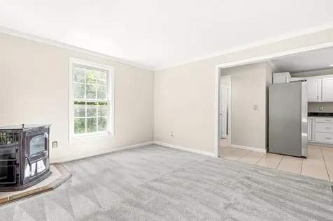 105 Wyndridge Circle Pelham NH 03076