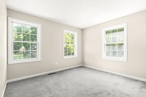 105 Wyndridge Circle Pelham NH 03076