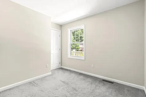 105 Wyndridge Circle Pelham NH 03076
