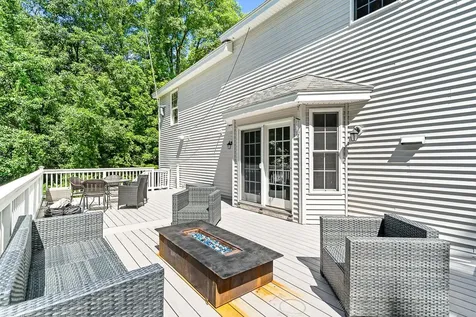 105 Wyndridge Circle Pelham NH 03076