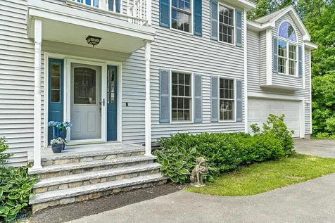 105 Wyndridge Circle Pelham NH 03076