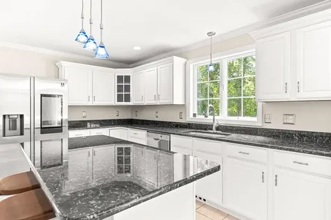 105 Wyndridge Circle Pelham NH 03076