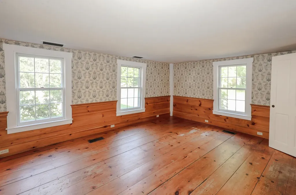 107 Greenfield Road New Boston NH 03070