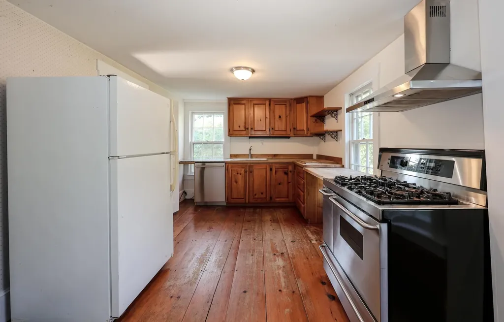 107 Greenfield Road New Boston NH 03070