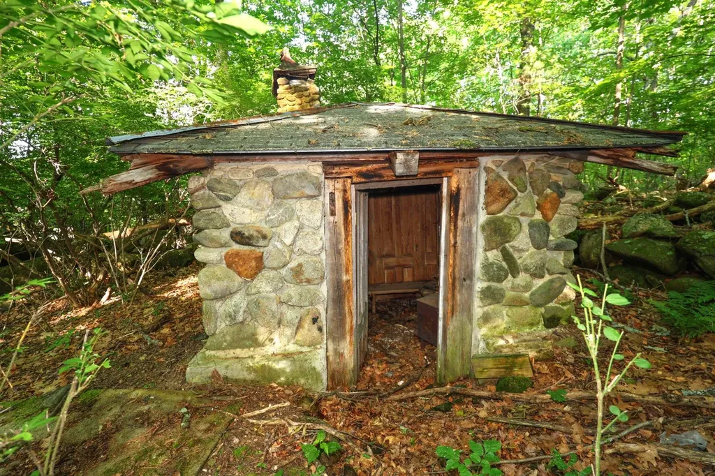107 Greenfield Road New Boston NH 03070