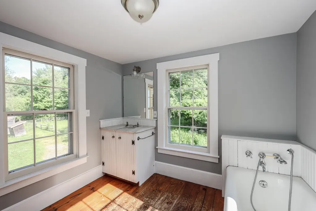 107 Greenfield Road New Boston NH 03070