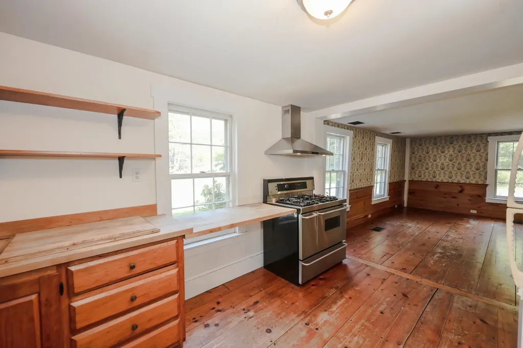 107 Greenfield Road New Boston NH 03070