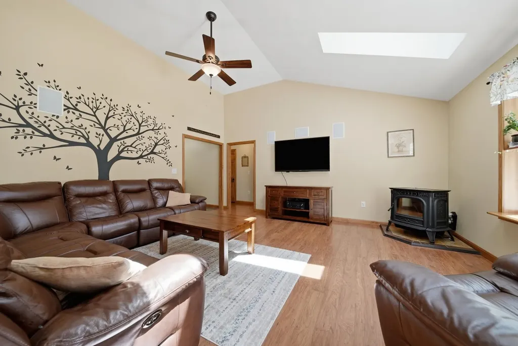 20 Hutchinson Hill Road Brookline NH 03033