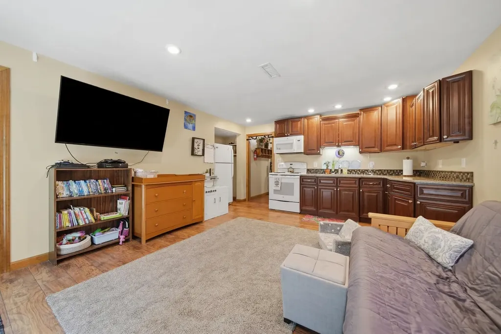 20 Hutchinson Hill Road Brookline NH 03033
