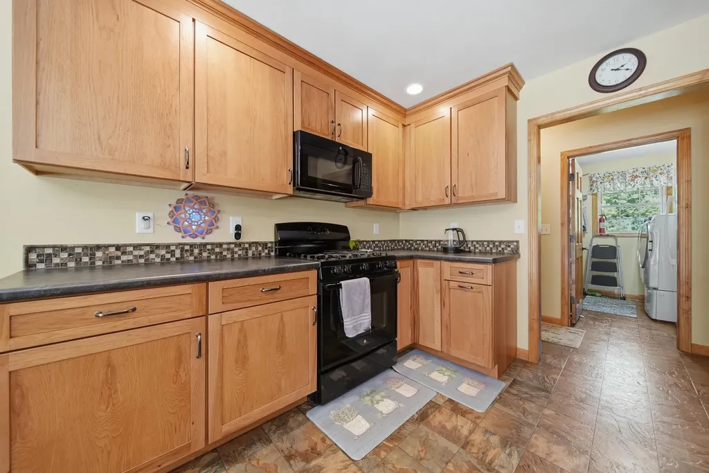 20 Hutchinson Hill Road Brookline NH 03033