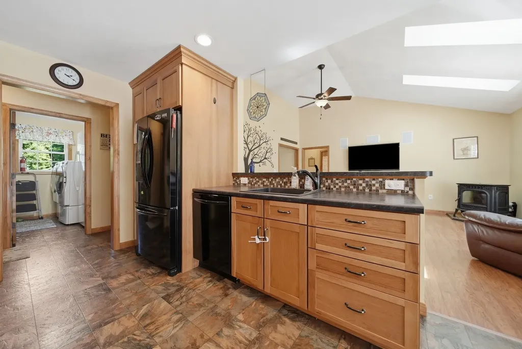 20 Hutchinson Hill Road Brookline NH 03033