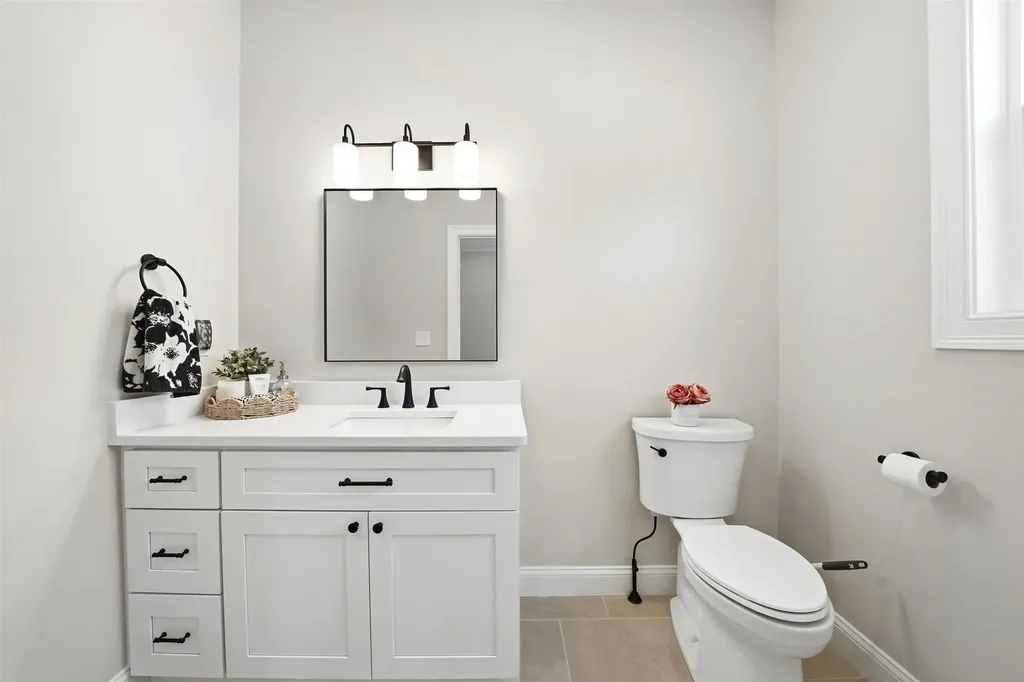 17 Carmel Road Pelham NH 03076