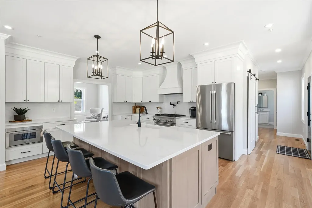 17 Carmel Road Pelham NH 03076