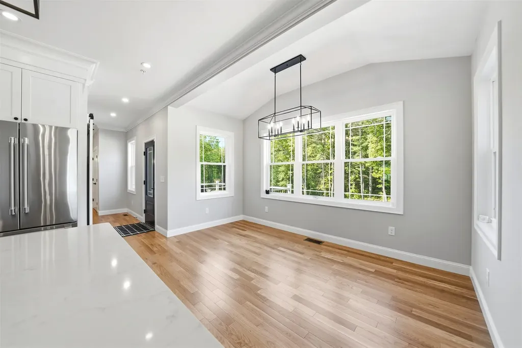 17 Carmel Road Pelham NH 03076
