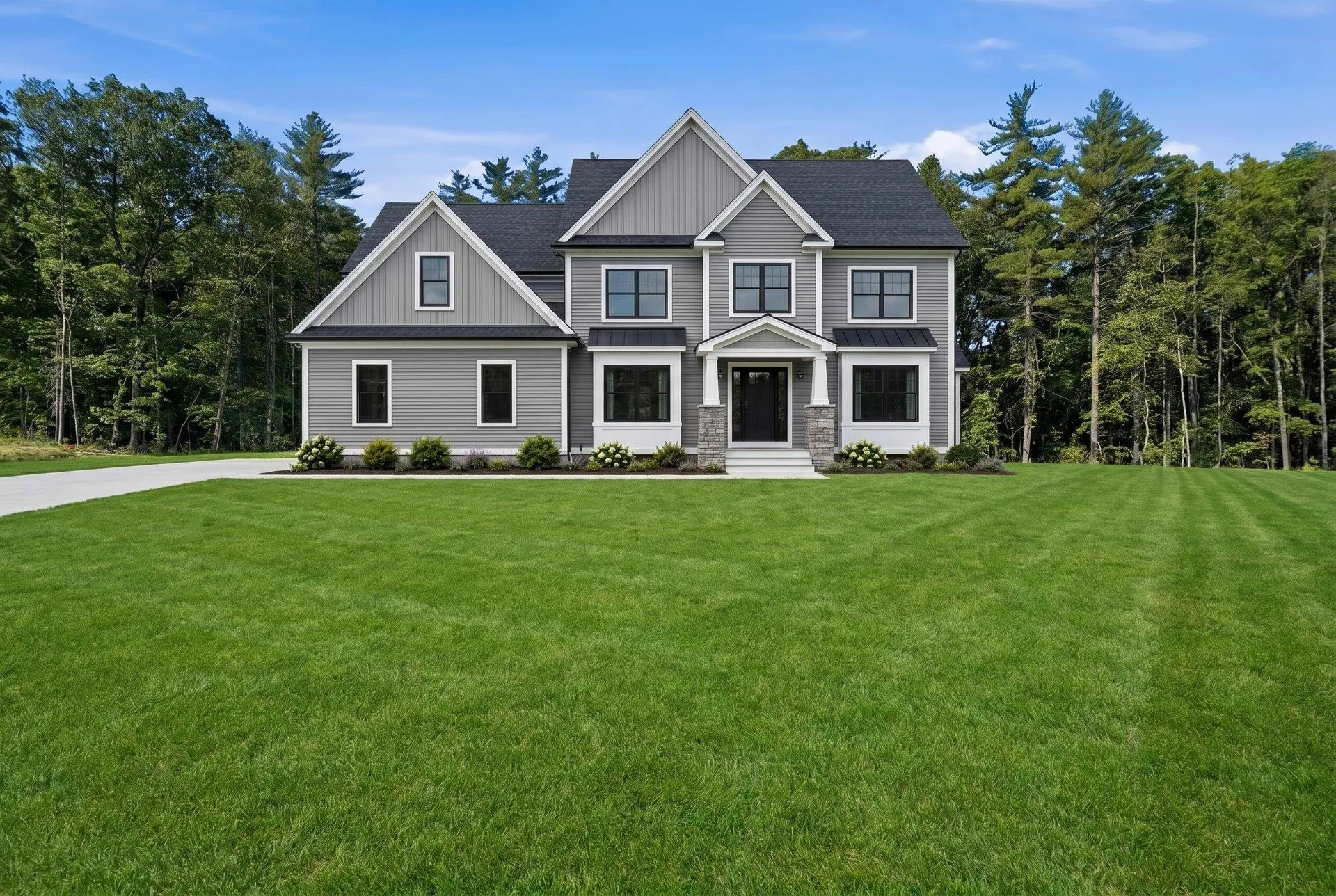 17 Carmel Road Pelham NH 03076