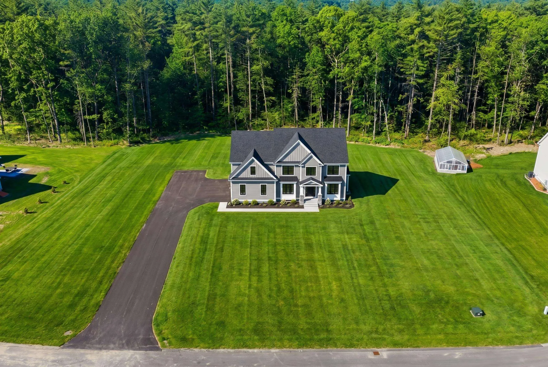 17 Carmel Road Pelham NH 03076