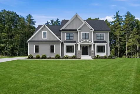 17 Carmel Road Pelham NH 03076