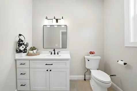 17 Carmel Road Pelham NH 03076