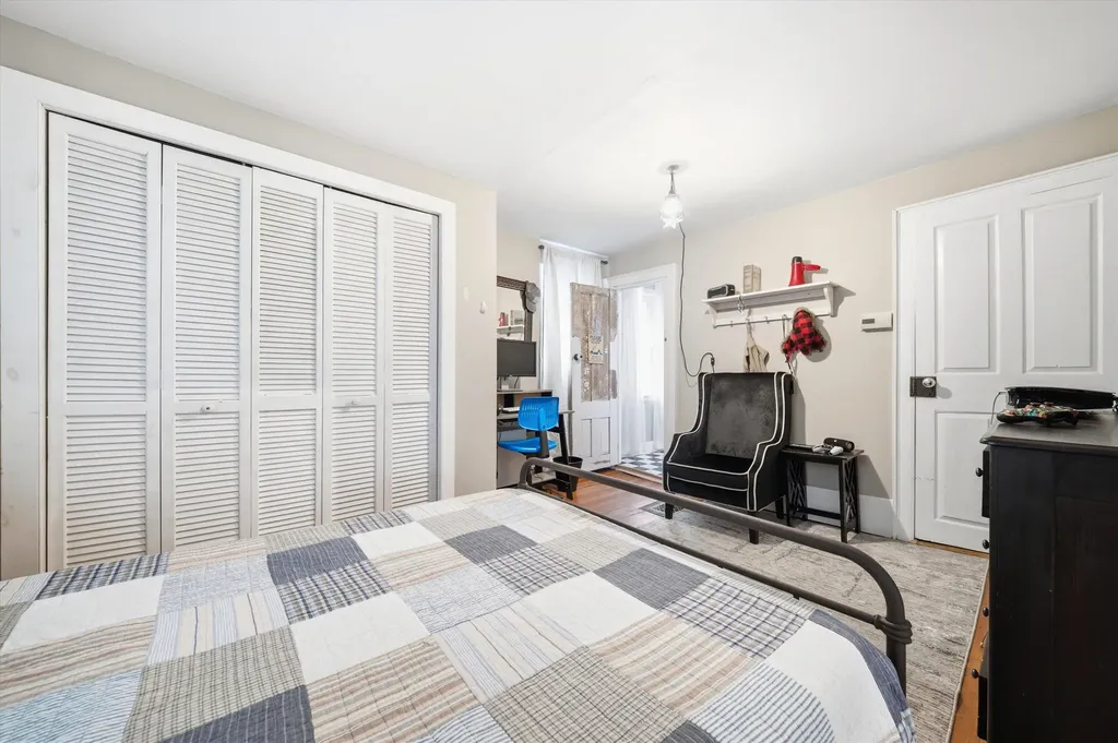 13 Nesmith Street Derry NH 03038