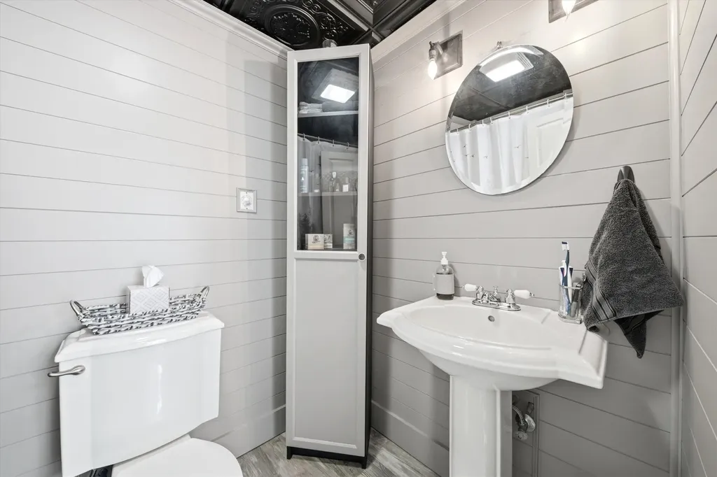 13 Nesmith Street Derry NH 03038