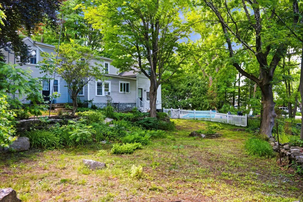 13 Nesmith Street Derry NH 03038