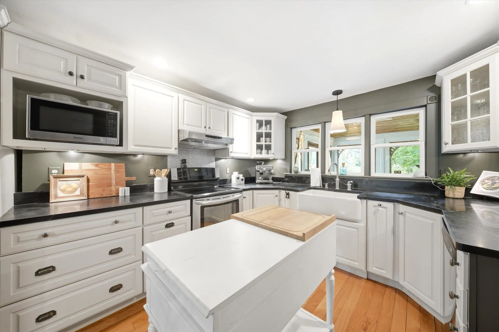 13 Nesmith Street Derry NH 03038