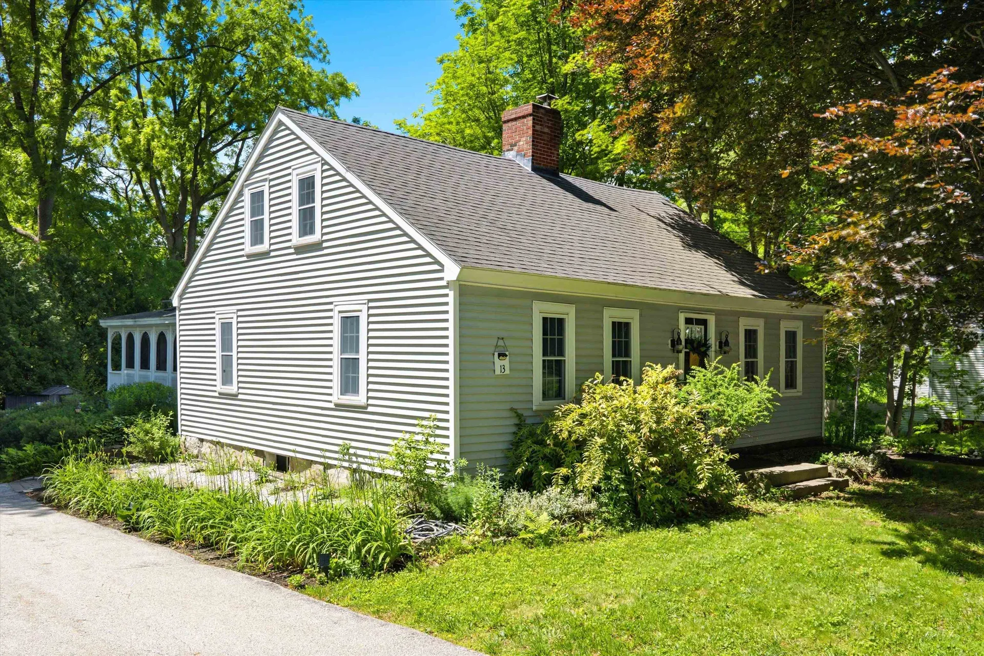 13 Nesmith Street Derry NH 03038