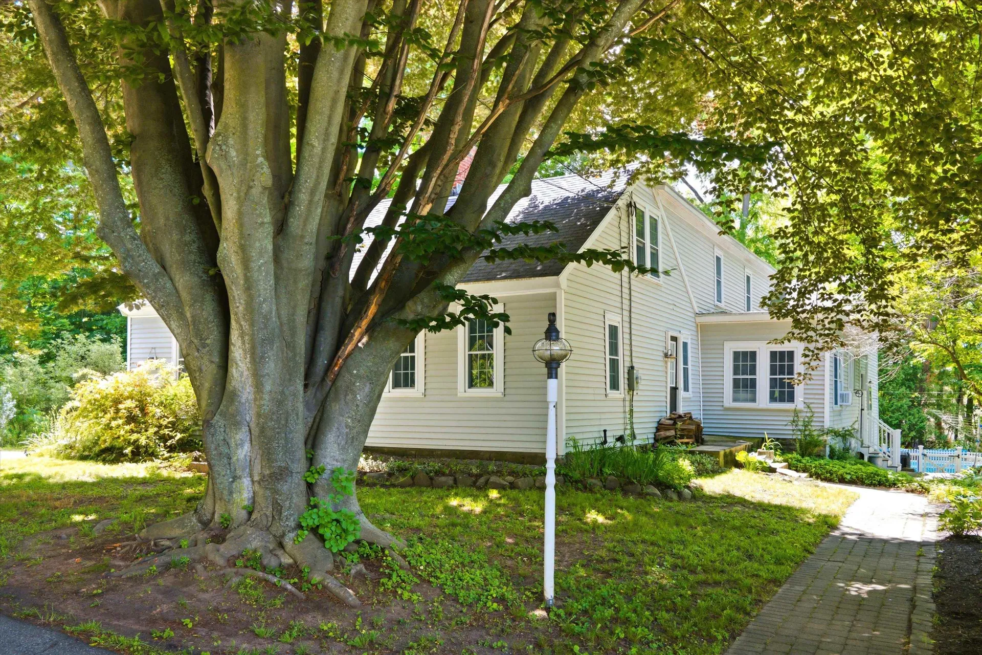 13 Nesmith Street Derry NH 03038