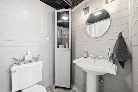 13 Nesmith Street Derry NH 03038
