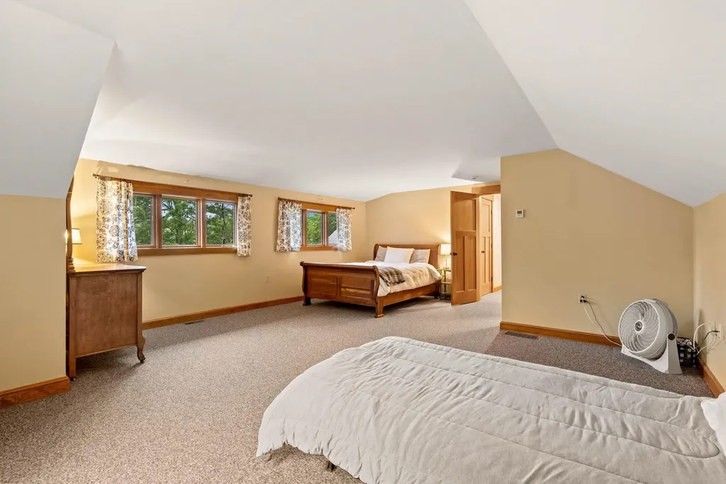 112 Pondview Road Weare NH 03281