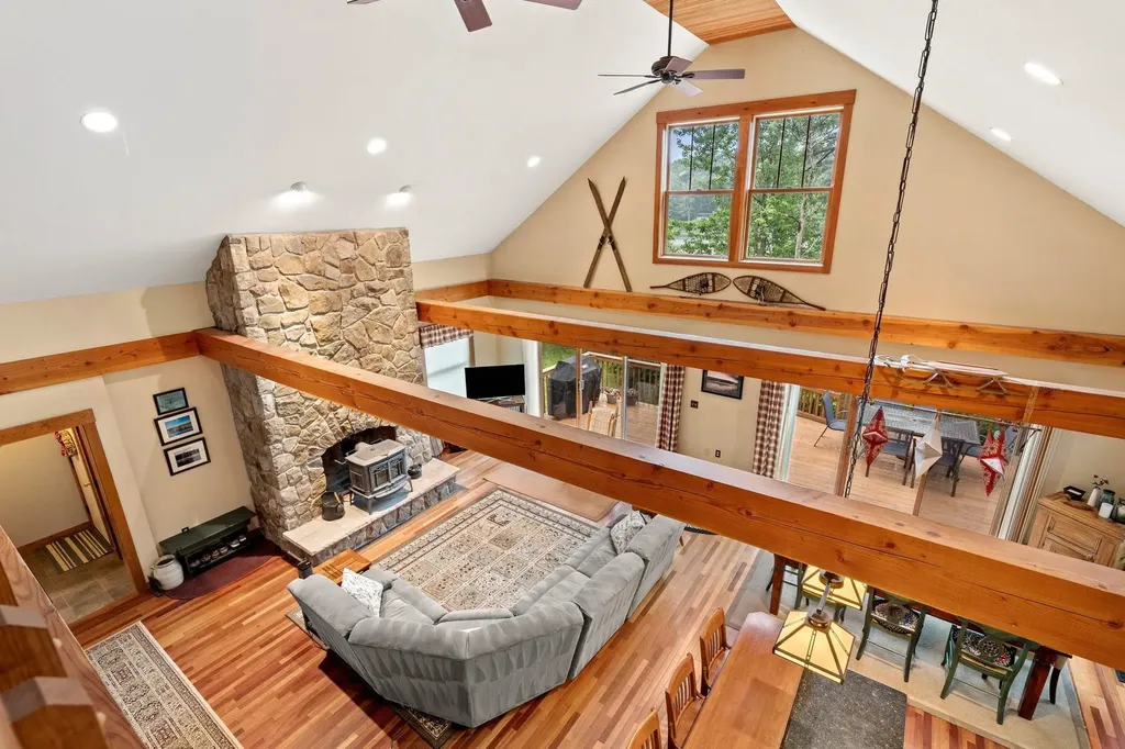 112 Pondview Road Weare NH 03281