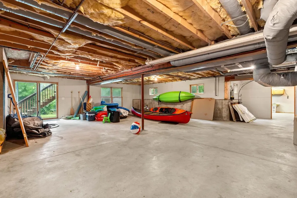 112 Pondview Road Weare NH 03281