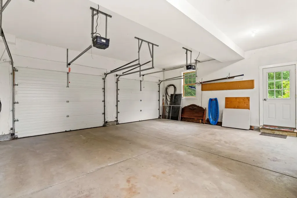 112 Pondview Road Weare NH 03281
