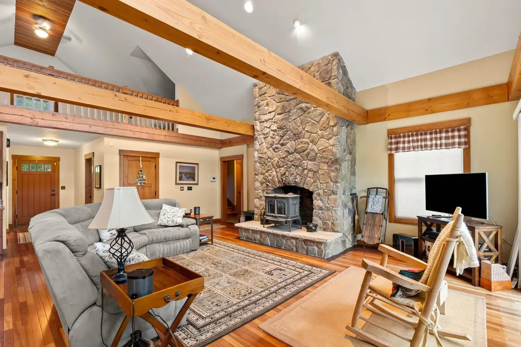 112 Pondview Road Weare NH 03281