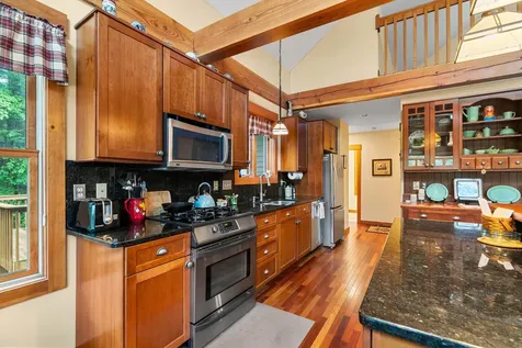 112 Pondview Road Weare NH 03281