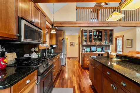 112 Pondview Road Weare NH 03281