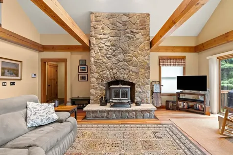 112 Pondview Road Weare NH 03281