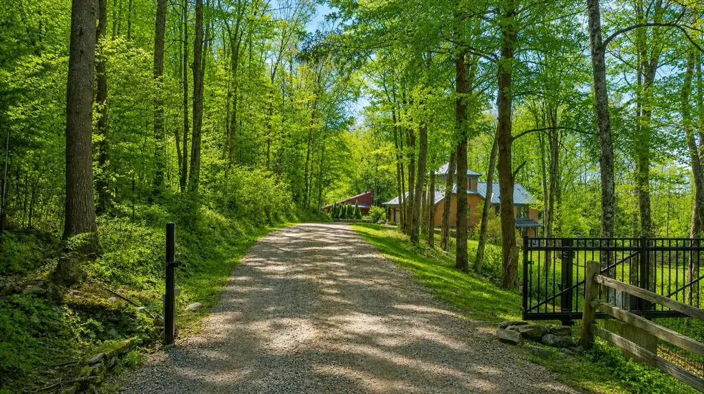 224 Cobble Ridge Road Londonderry VT 05148