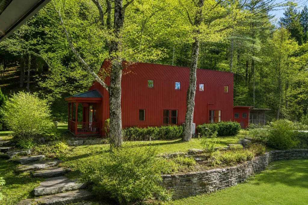 224 Cobble Ridge Road Londonderry VT 05148