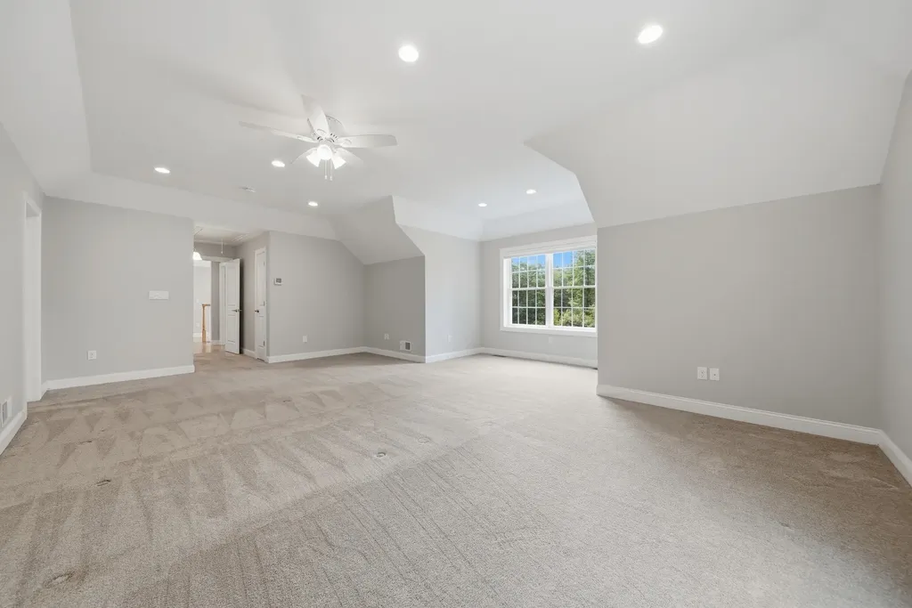 24 Piper Lane Pelham NH 03076