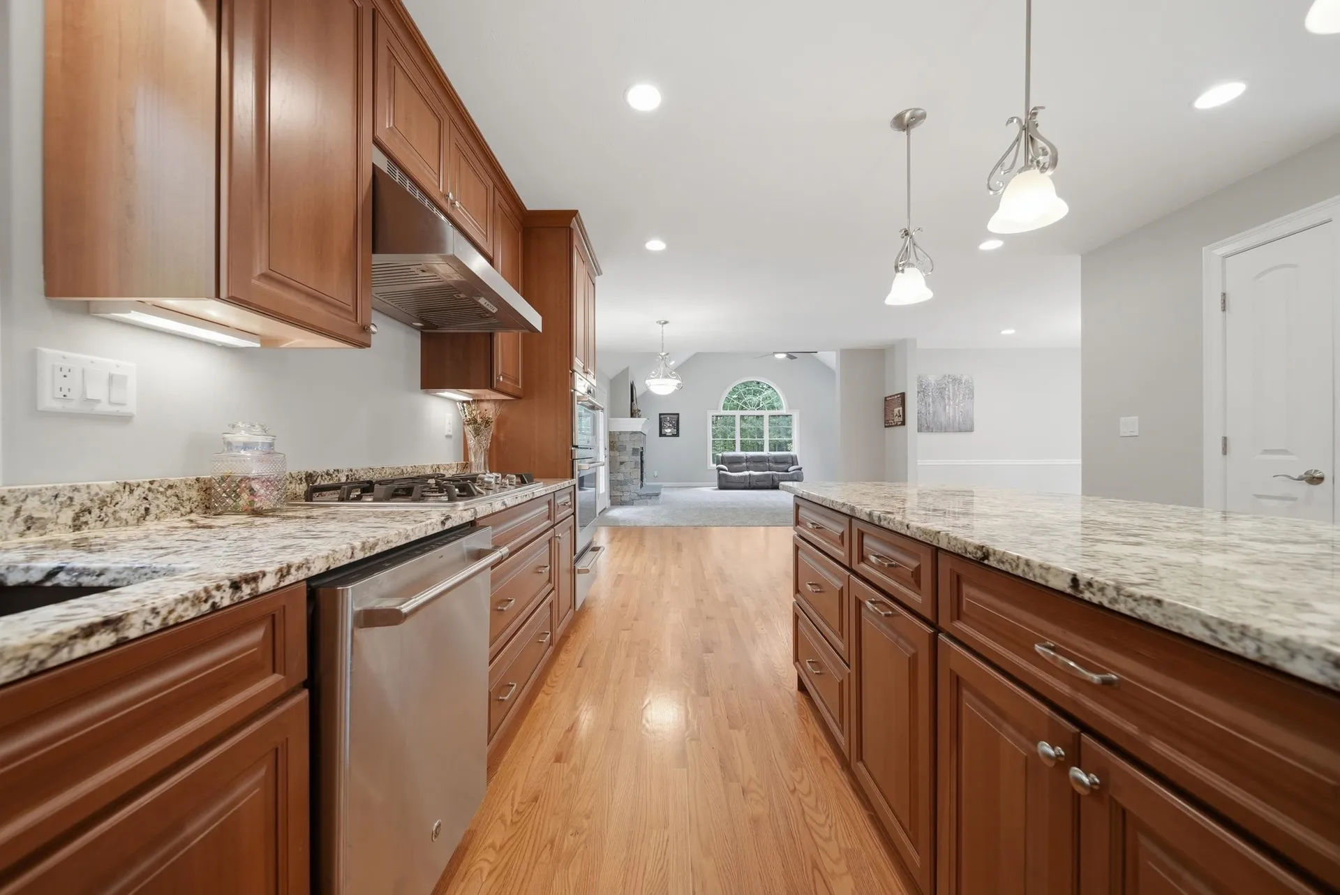 24 Piper Lane Pelham NH 03076