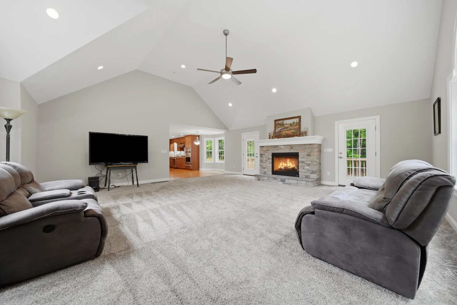 24 Piper Lane Pelham NH 03076