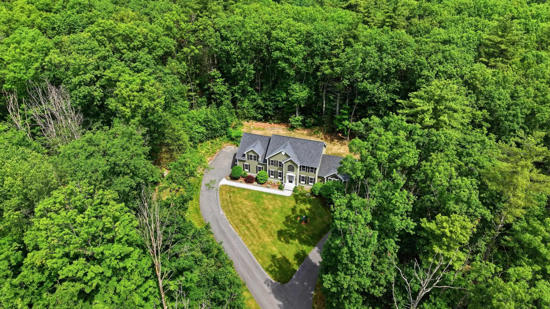 24 Piper Lane Pelham NH 03076