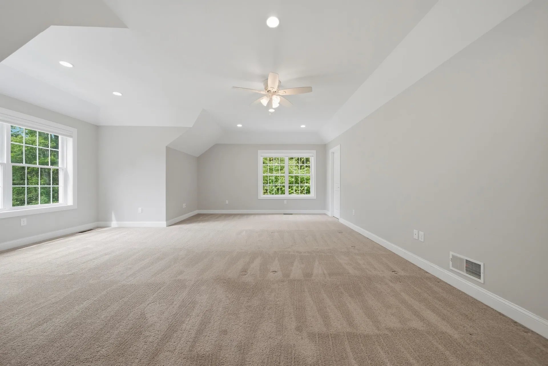 24 Piper Lane Pelham NH 03076