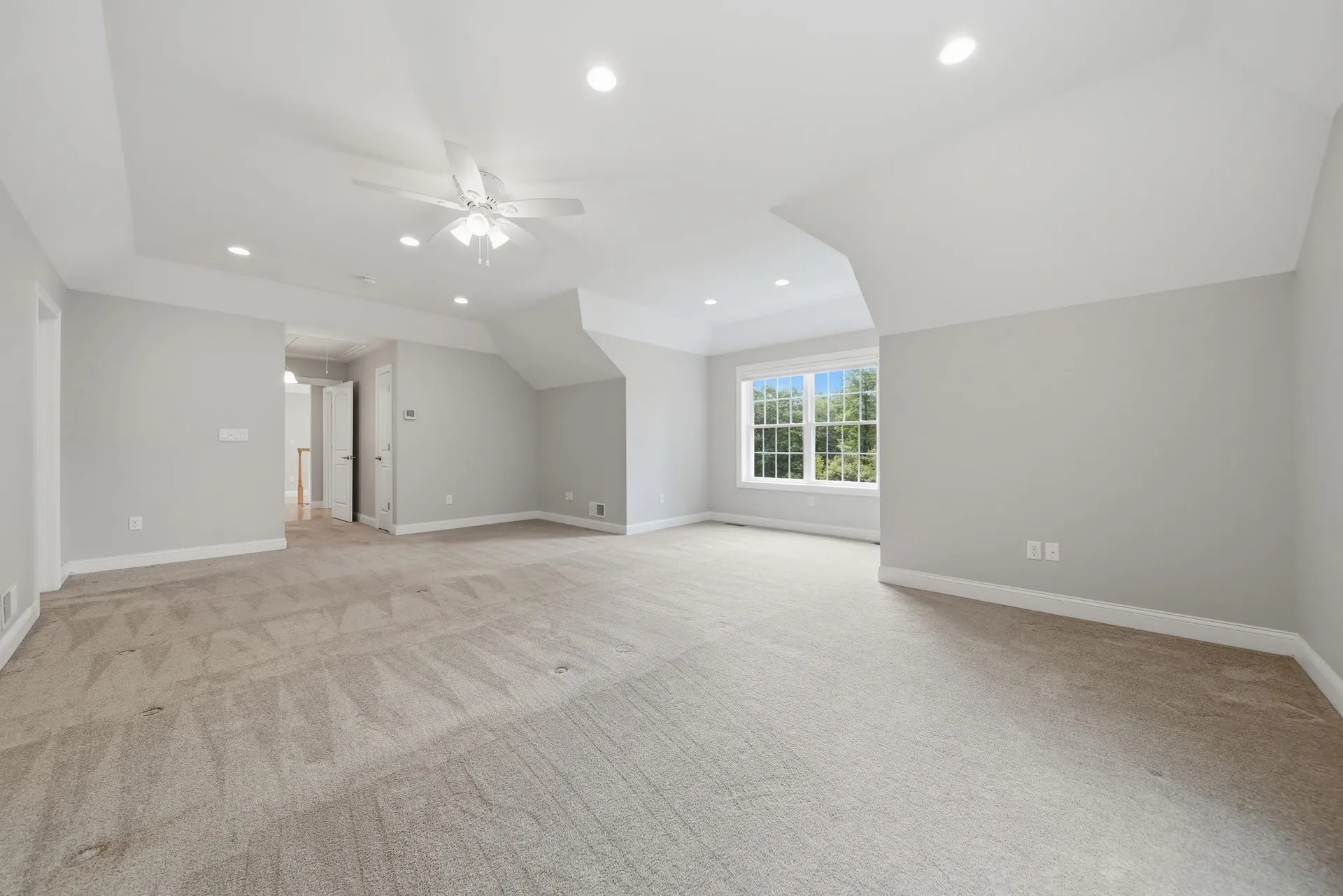 24 Piper Lane Pelham NH 03076