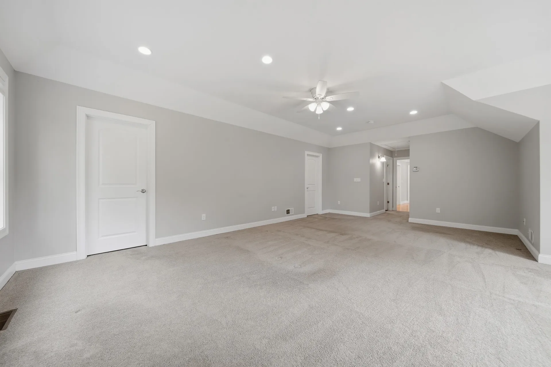 24 Piper Lane Pelham NH 03076