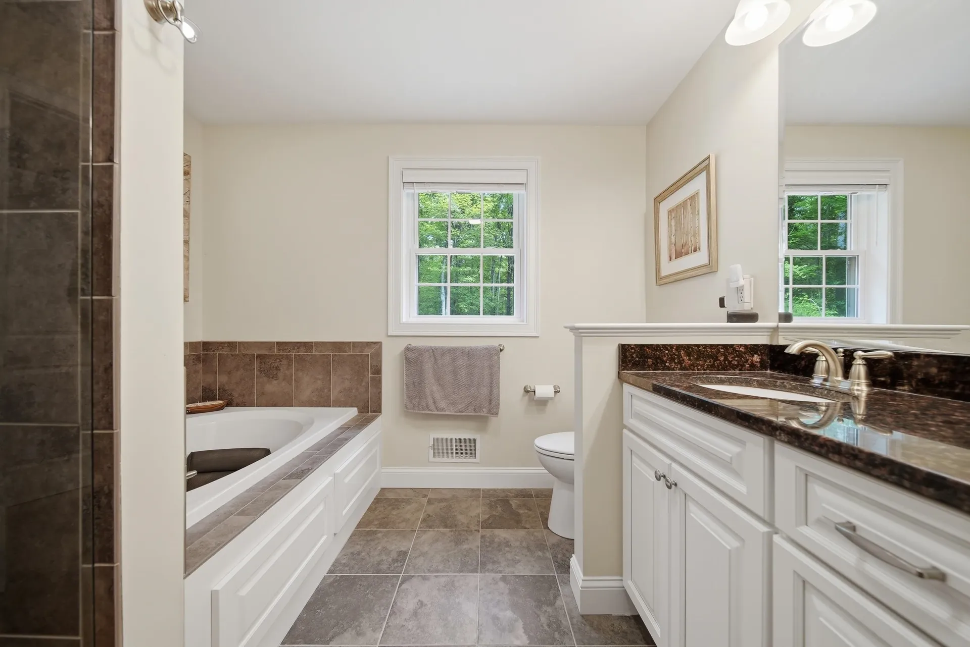 24 Piper Lane Pelham NH 03076
