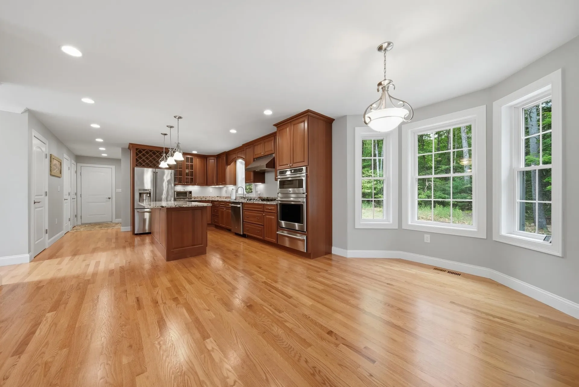 24 Piper Lane Pelham NH 03076