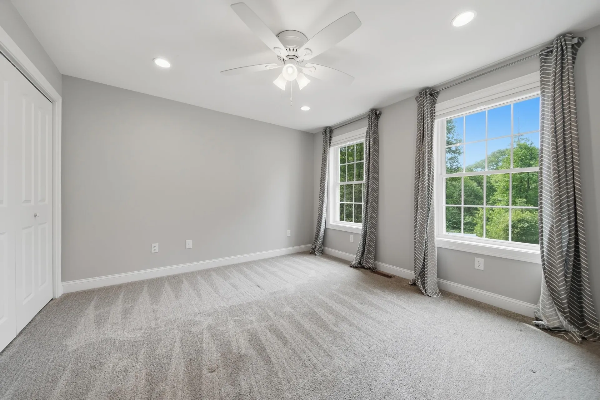 24 Piper Lane Pelham NH 03076